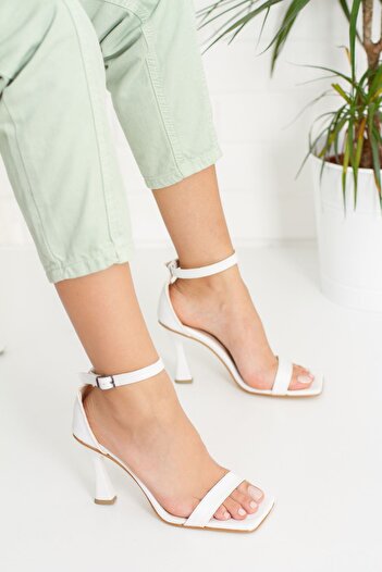 derithy Bresta Heeled Shoes White tnr0501