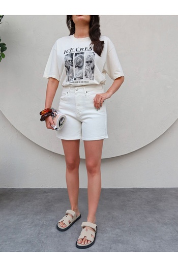 ESRAHELVACI White Bermuda Shorts