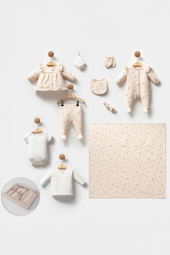 Cassiope Cotton Floral Patterned Soft Textured 10-Piece Baby Girl Hospital Discharge Set
