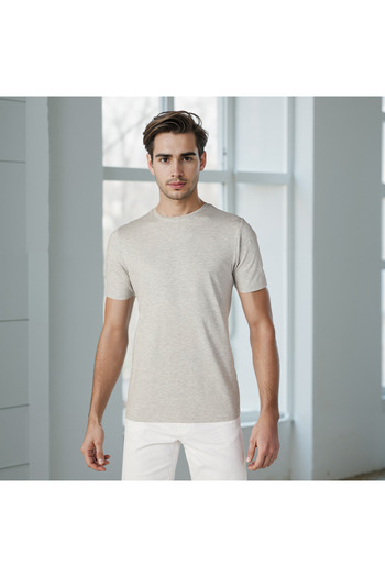 FAV Plain Slim Fit T-shirt with Round Neck and Short Sleeves