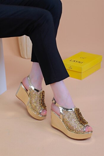 layki Bross Gold Color Stone Sandals
