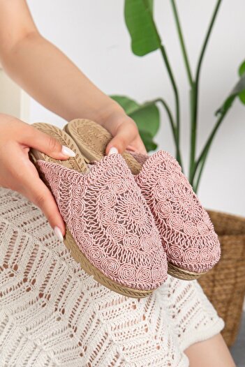 Jackers Women's Straw Sole Braided Closed Front Slippers
