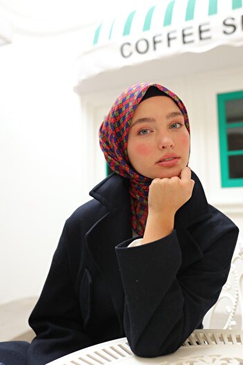 Silk Home 73073-18 Model Soft Scarf
