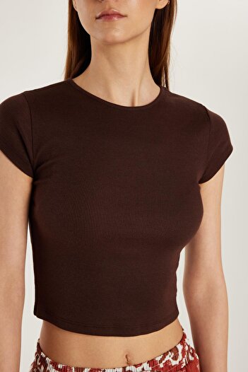 Tudors Women's Modal Fabric Slim Fit Slim Fit Short Sleeve Crew Neck Brown T-Shirt