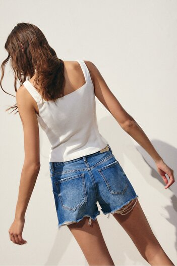 Stradivarius D75 Distressed denim şort