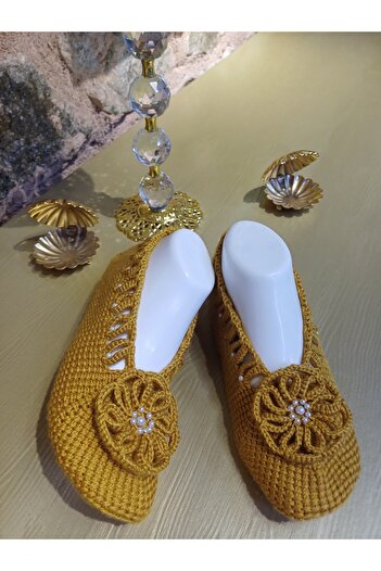 Butik Hand Knitted Dowry Booties