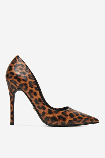 DeeZee Women's Pumps on a stiletto low brown stiletto 37