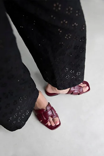 STRASWANS Papuci de zi cu zi din piele lucioasă Huxx pentru femei, roșu Claret