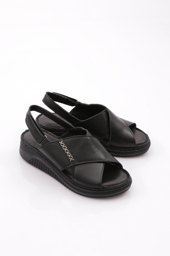 DGN 083 Women's Cross Strap Sandals