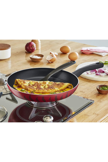 Cady One 38 cm solid aluminum frying pan with a non-stick surface and a sturdy heat-insulated handle