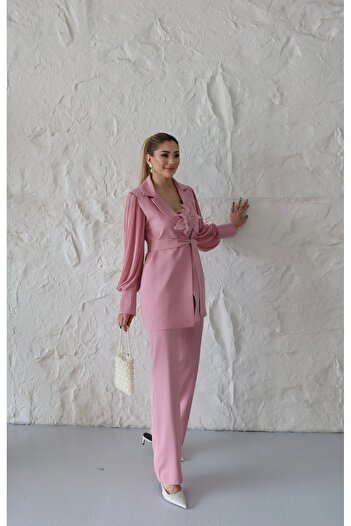 1Moda1Tarz Kadın İthal Atlas Kumaş Kollar Şifon Piliseli Gül Detay Kuşaklı Astarlı Özel Tasarım Alt-Üst Takım