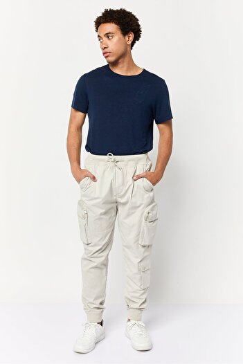 CELIO Men Regular Fit Solid Cargo Pants, Beige