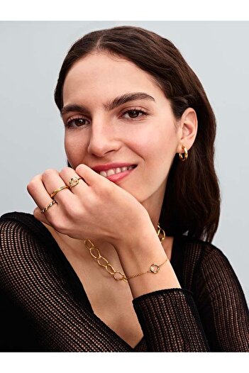 Pandora Dalgalı Kıkırdak Küpe