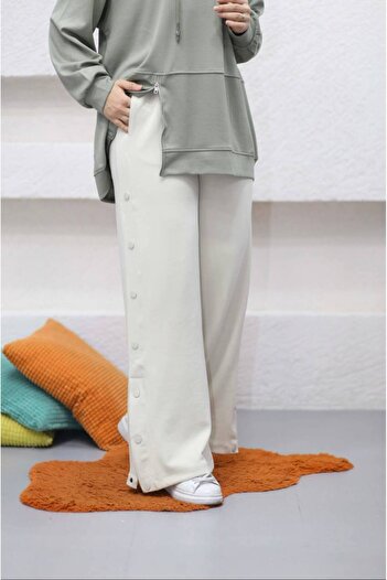 Suede Style 5581 Άνετο φαρδύ γυναικείο παντελόνι με λεπτομέρεια με κουμπιά στα πλαϊνά