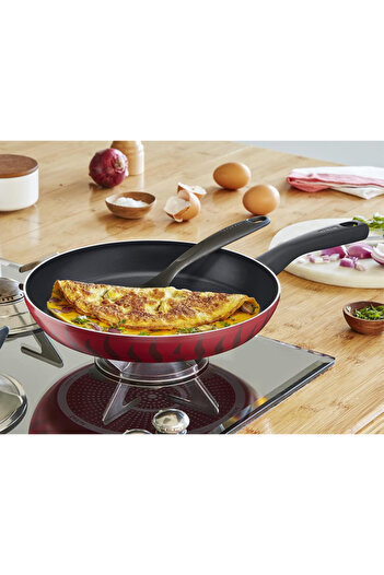 Cady One 32 cm solid aluminum frying pan with a non-stick surface and a sturdy heat-insulated handle