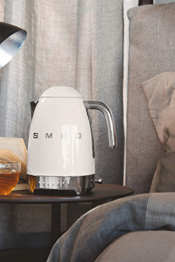SMEG 50's Style Retro Kettle - Cream, Heat Adjustment, Clf04Creu