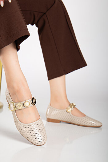 Genetti Keilly Large Stone Buckle Detailed Beige Patent Leather Full Mold Daily Women's Ballerinas