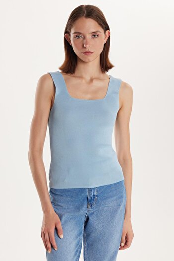 Tudors Women's Standard Fit Strap U Neck Ribbed Blue Body Undershirt