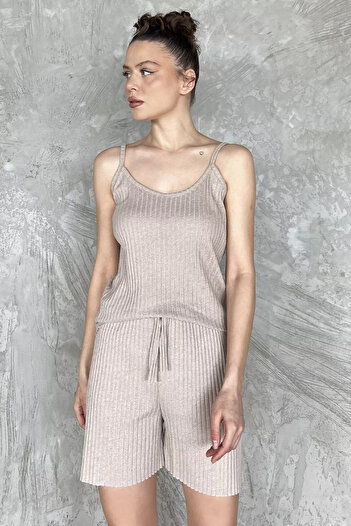 GÜLSELİ Beige Women's Double Suit with Self-Line Patterned Shorts