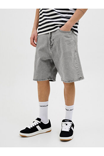 Jack & Jones Mid Rise Regular Fit Shorts