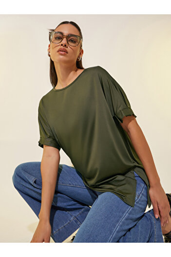 Styli Solid Round Neck Oversized T-Shirt with Slit