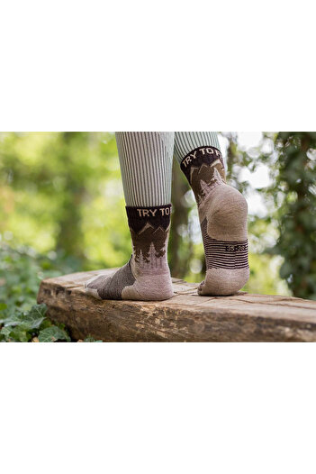 Try to Fly Merino Wool Hiking Socks with Capricorn Alpine Beige