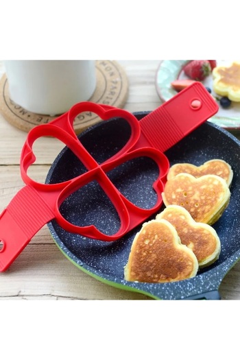 OEM Silicone mold for eggs and pancakes, heart pattern, red