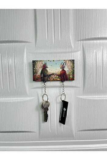 karbonsoft Elegant Meeting in the Garden Themed Wooden Couple Keychain