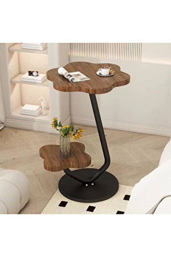 Un “A two-tiered side table with a modern, practical design that fits in every corner!”
