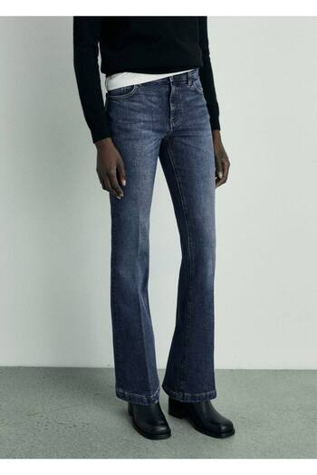 MANGO Woman Low-waisted flare jeans