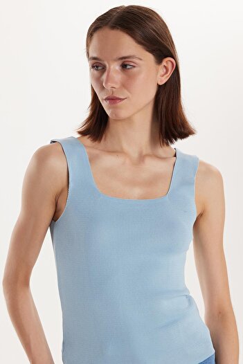 Tudors Women's Standard Fit Strap U Neck Ribbed Blue Body Undershirt
