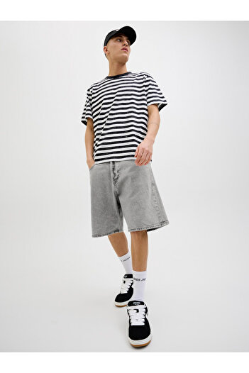 Jack & Jones Mid Rise Regular Fit Shorts