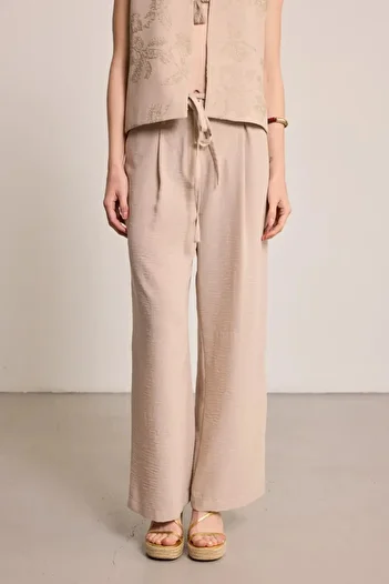 Gusto Wide Leg Trousers with Thin Belt - Beige