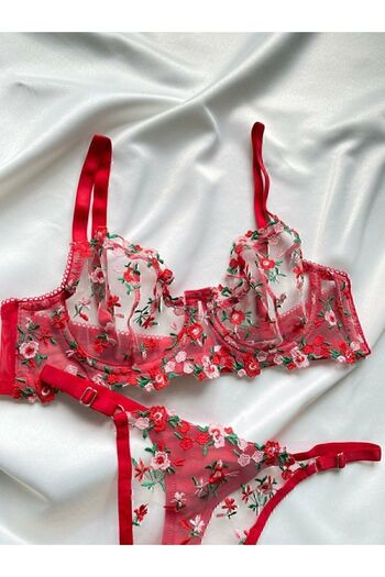Fleur de Lingerie Red Floral Pattern Embroidered Bralet Set (Bra&Tanga)