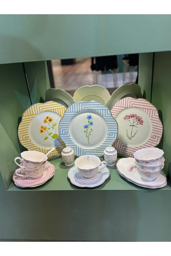 hediye 42 Piece Porcelain Breakfast Set for 6 People