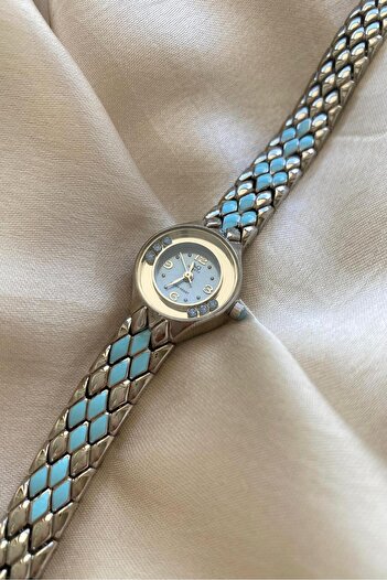 Q&Q Custom Snake Design Steel Cord Small Vintage Women Wrist Watch
