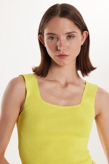 Tudors Women's Standard Fit Strap U Neck Ribbed Yellow Body Undershirt