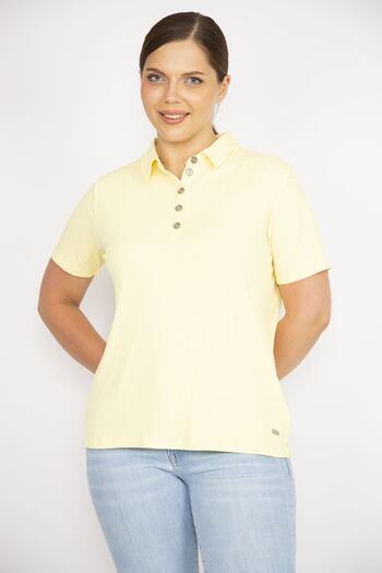 Şans Women's Yellow Plus Size Polo Neck Front Placket Buttoned Camisole Fabric Short Sleeve Plus Size Blouse 65n36547