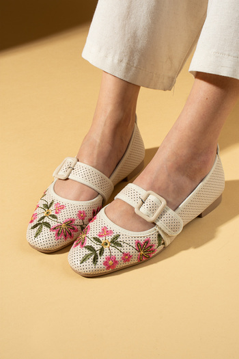 Pembe Potin Women's Ballerinas Beige Floral Embroidered Lightweight Comfortable Sole Stylish Casual Shoes