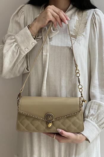 Levidor Burma Lock Detailed Shoulder Bag