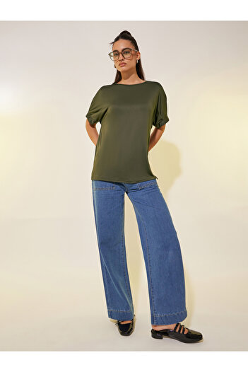 Styli Solid Round Neck Oversized T-Shirt with Slit