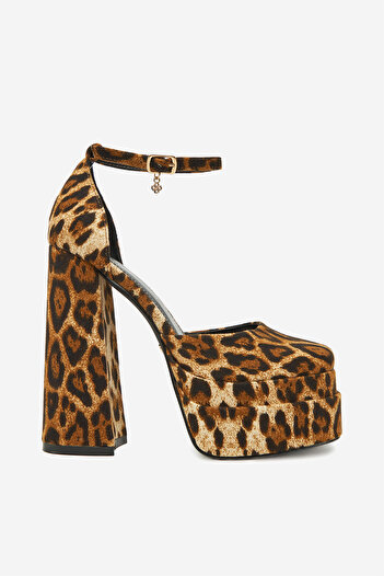 DeeZee Women's Pumps on a block low brown block, with platform 38