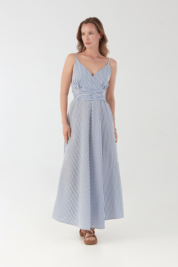 Fulla Moda Ριγέ φόρεμα με διπλό στήθος με λουράκι από σχοινί
