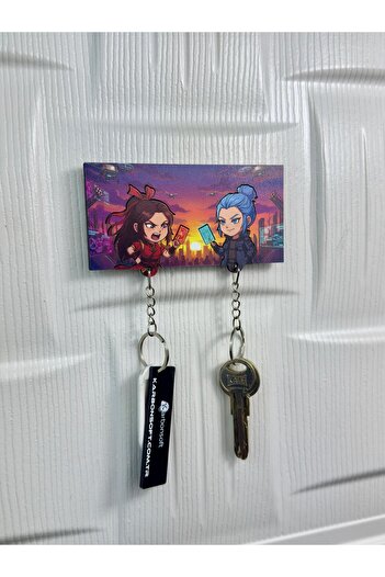 karbonsoft Tactical Arena Double Knock – Wooden Keychain with Fast and Healer Character