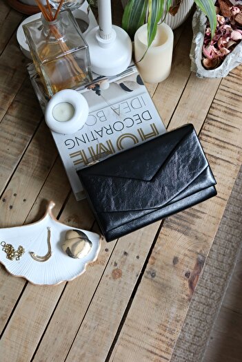 Moom Bag Women's Black Patent Leather Envelope Box Shoulder Bag