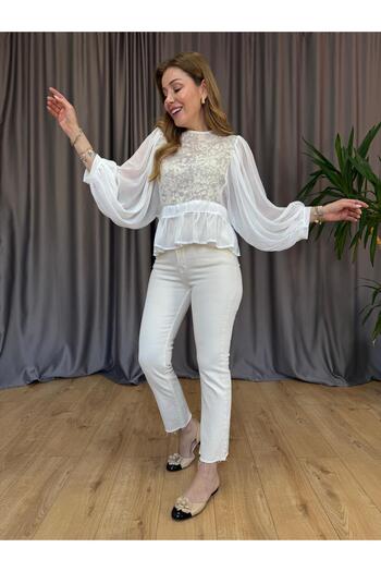 Size Özgü Ecru Front Lace Embroidered Blouse