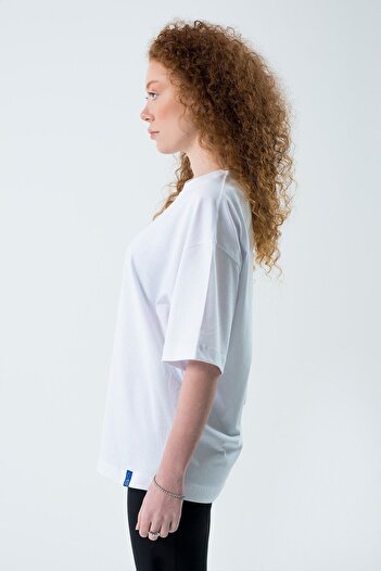 Eazy Co Δεν είναι αρκετό λευκό Unisex Extra Oversize ανάγλυφο μπλουζάκι με κοντό μανίκι