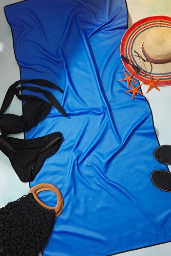 Trendyol Collection Blaues Mikrofaser-Strandtuch, Modell TBESS25PH00002