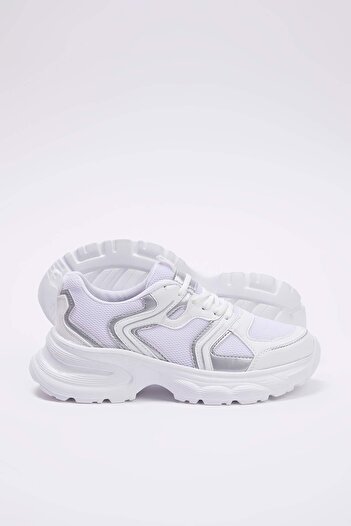 TRENDYOL SHOES Bílá kontrastní tlustá podrážka dámské tenisky TAKSS25SN00061