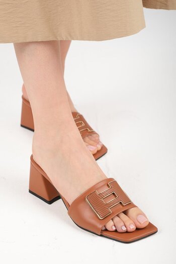 Mio Gusto Erna Tan Color Women's Slippers with Buckle Accessories